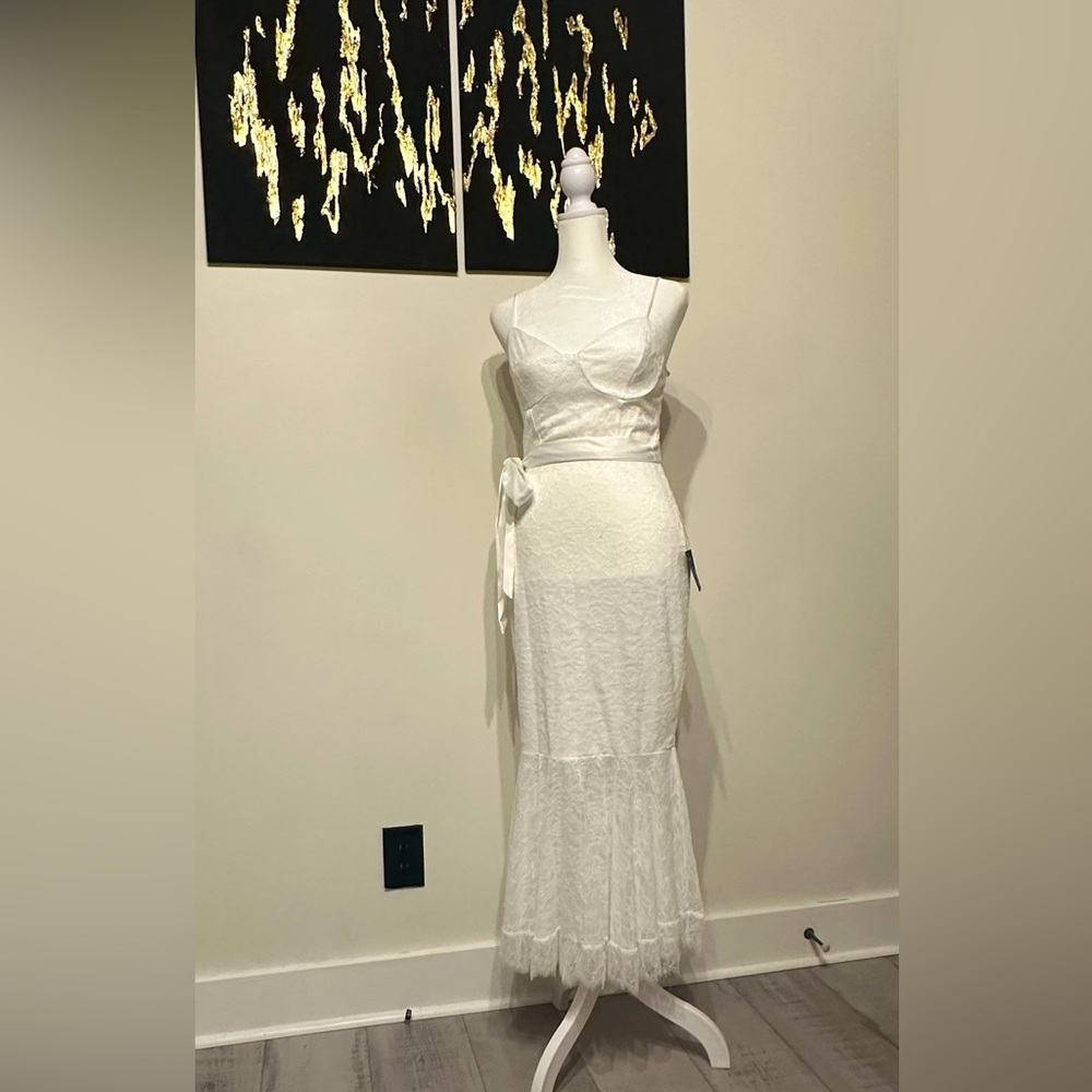 Lulu’s “Found Your Love” White Lace Sleeveless Trumpet Midi Dress NWT Medium - Picture 2 of 8